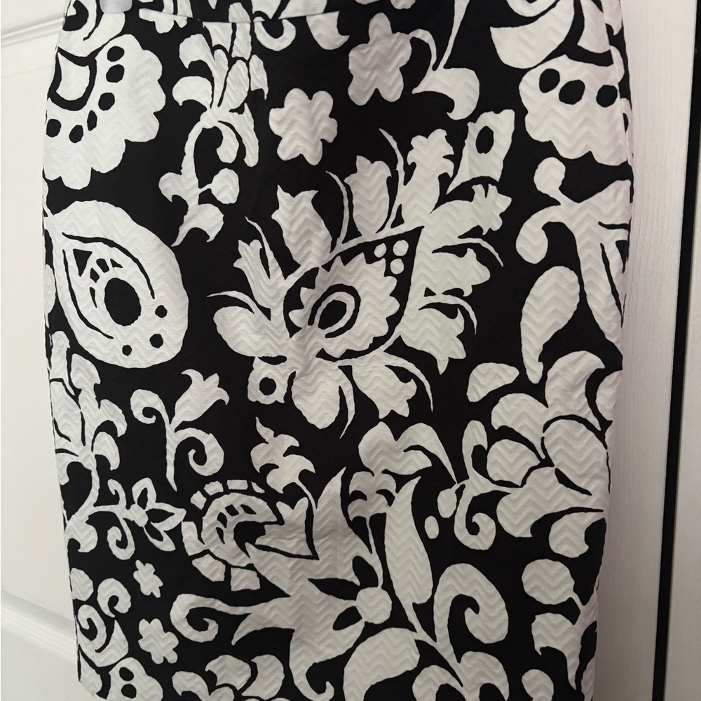 Talbots Black and White Patterned Pencil Skirt